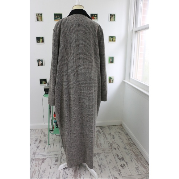 🎉SOLD🎉Tweed jacket With Velvet Trim - Picture 6 of 7