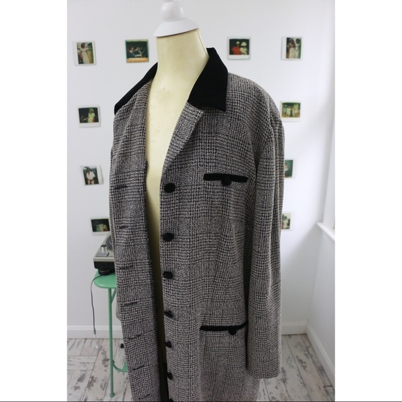 🎉SOLD🎉Tweed jacket With Velvet Trim - Picture 7 of 7