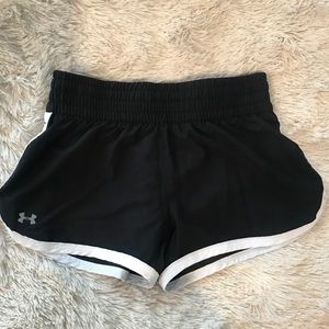 UNDER ARMOUR WORKOUT SHORTS. XS