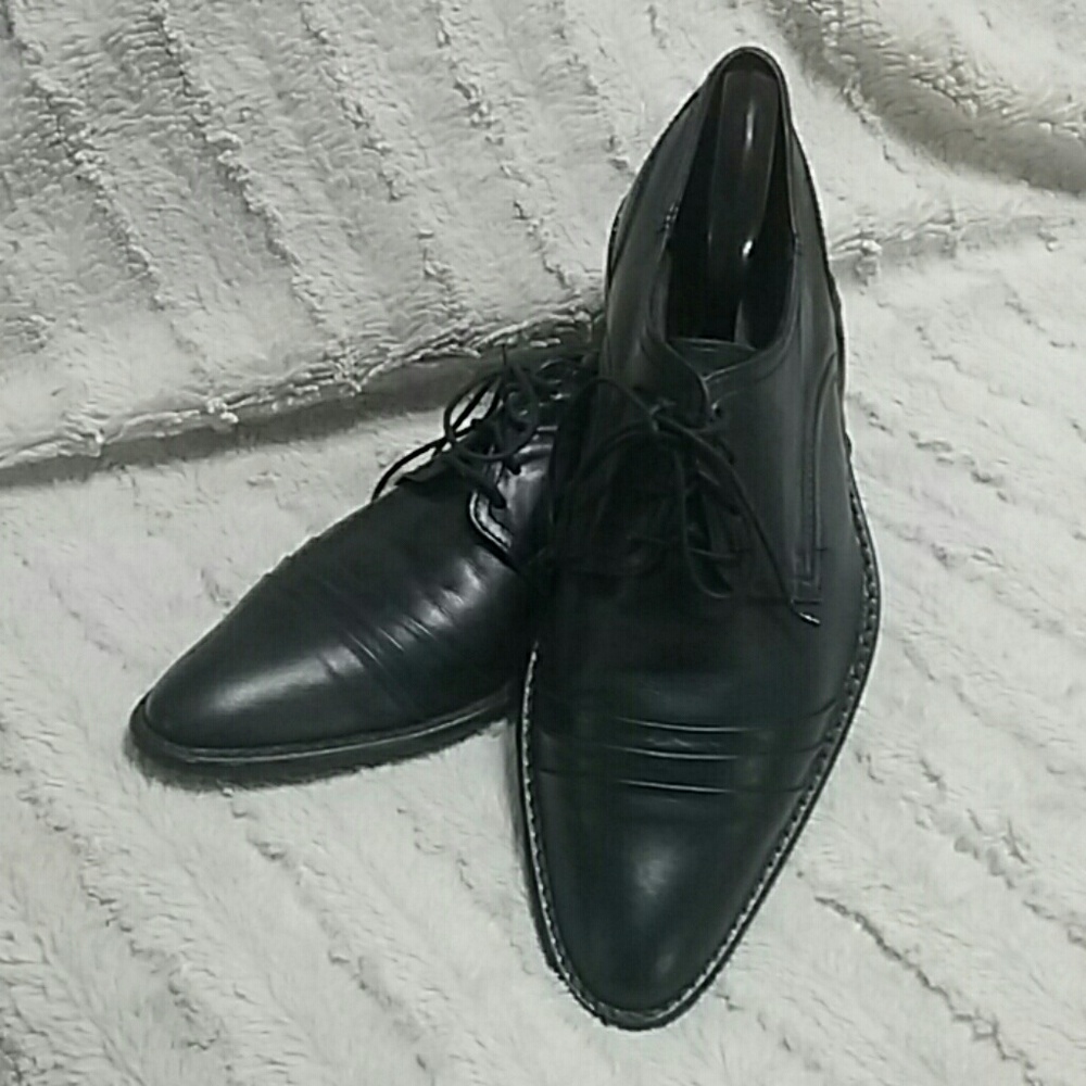 Kenneth Cole lace-up oxfords