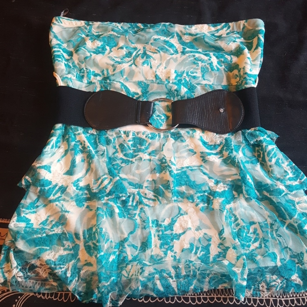 Sleeveless Tube-Top with Layered Lace