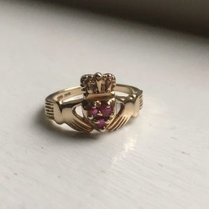 14k and Ruby Claddagh ring size 4.5