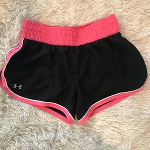 UNDER ARMOUR WORKOUT SHORTS. XS
