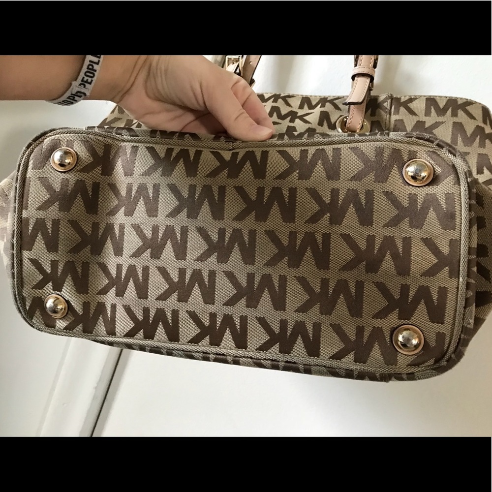 Michael Kors handbag 👜 - Picture 3 of 8