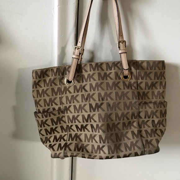 Michael Kors handbag 👜 - Picture 2 of 8