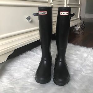 Used Matte Black Hunter Original Boots