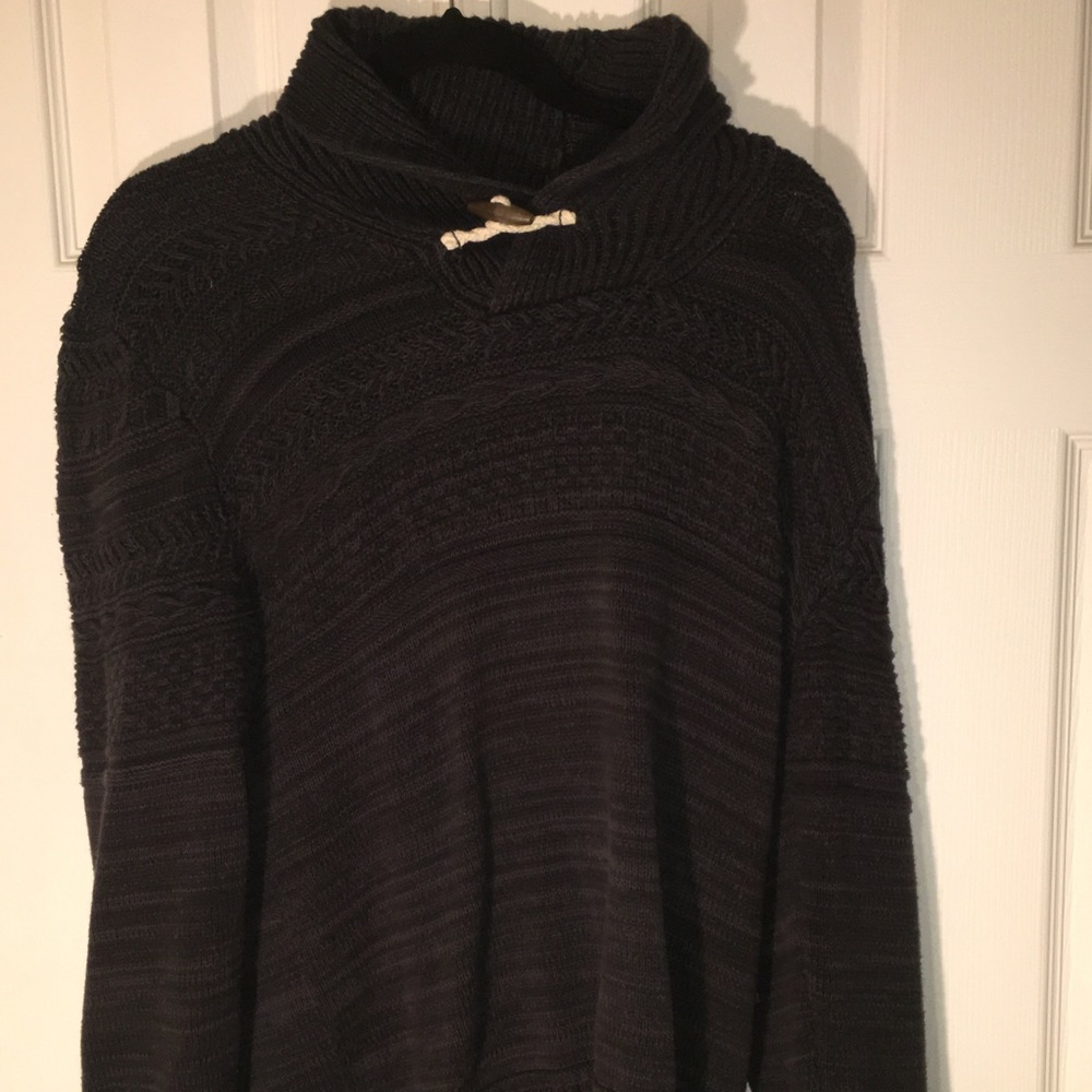 GREAT CONDITION L.O.G.G Sweater!