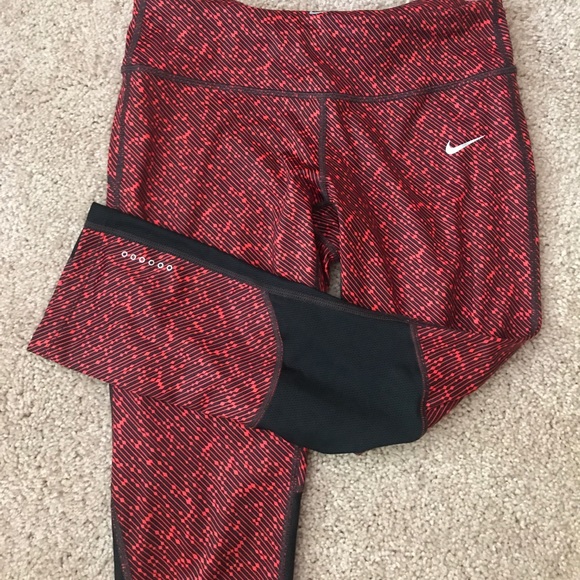 Nike dri-fit crop pants, Size Medium - Picture 2 of 3