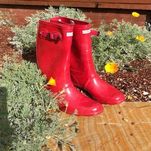 Hunter Huntress Red Gloss Boots