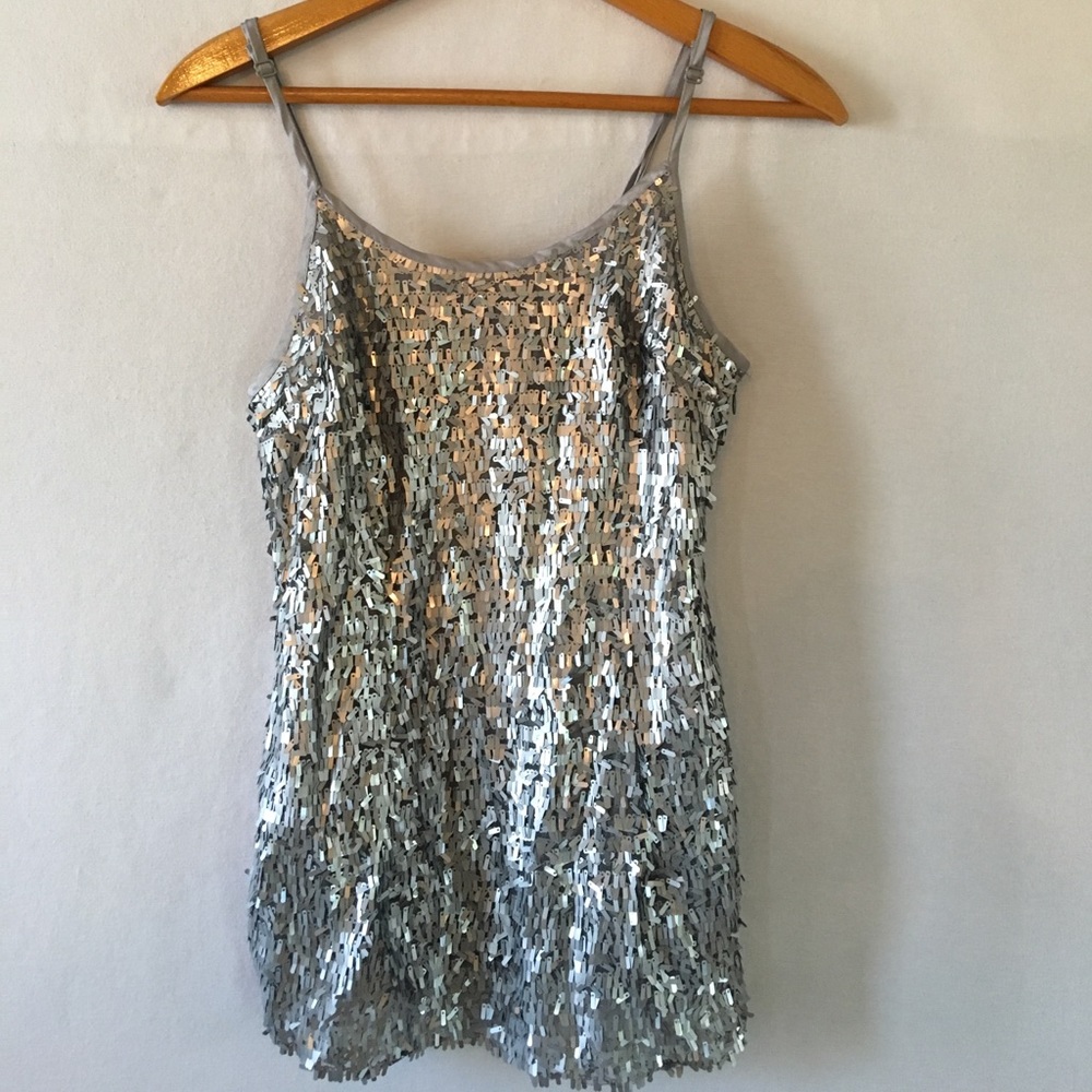 ShiMmeRiNg Hi-L0 taNk