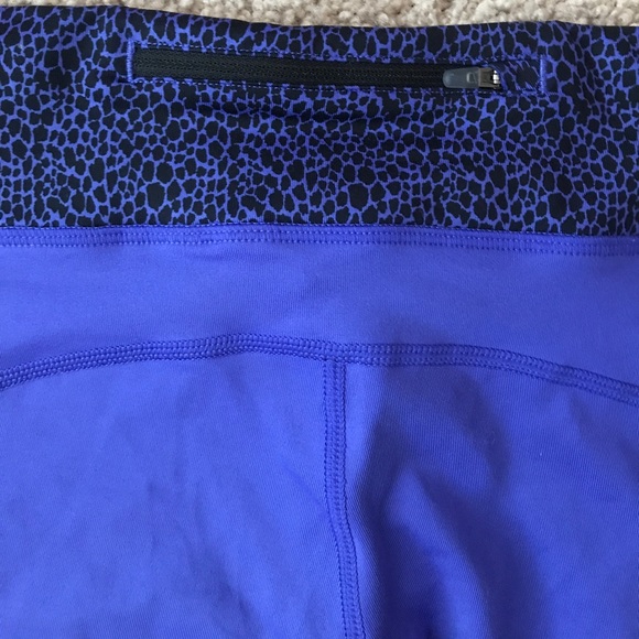 Nike Dri-fit crop pants, size medium - Picture 3 of 3