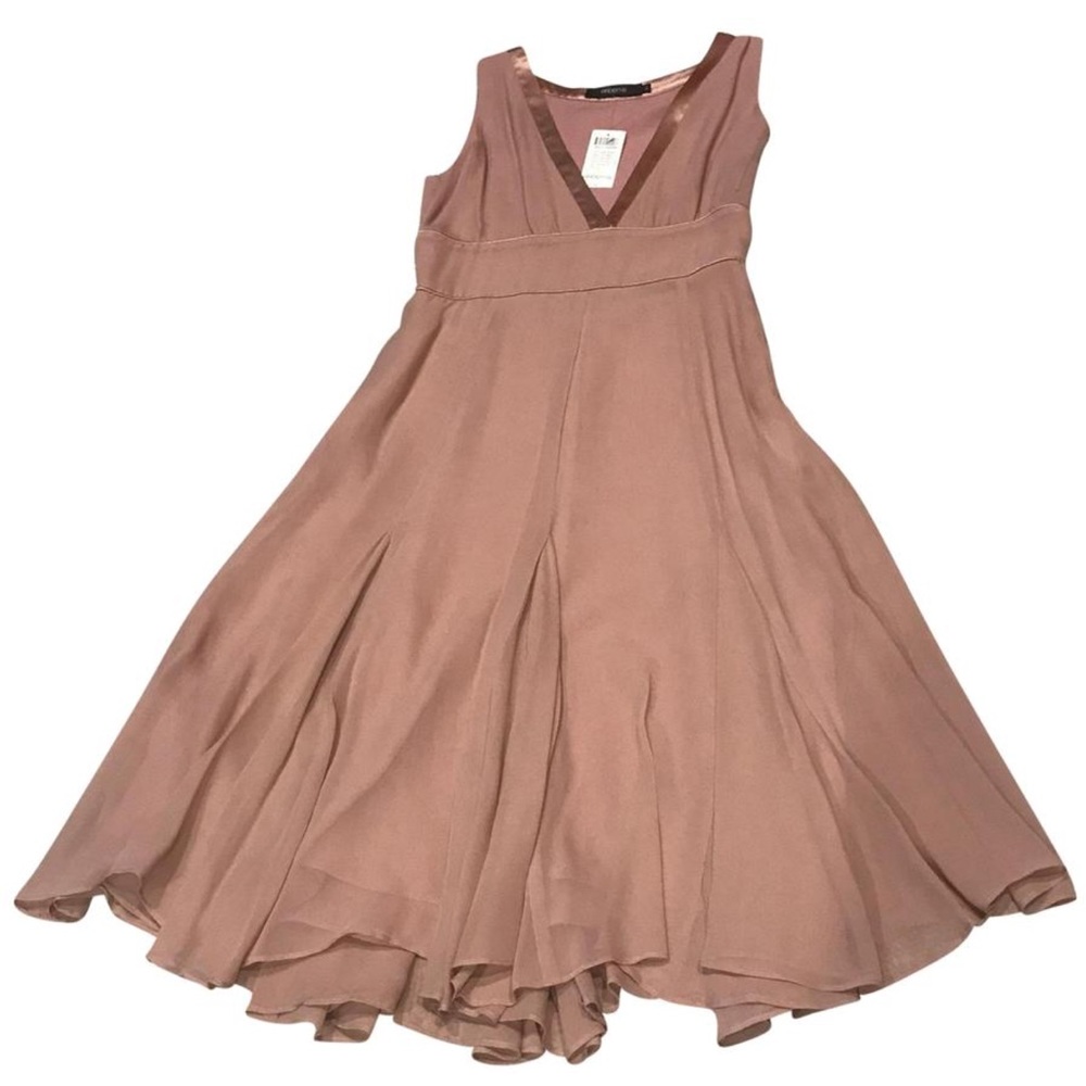 NWT Stunning Arden B Dress with Flowing Bottom
