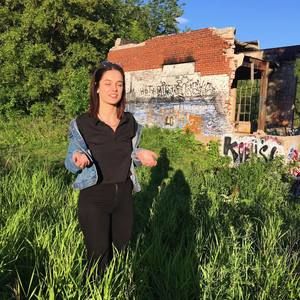 Meet your Posher, Jenai