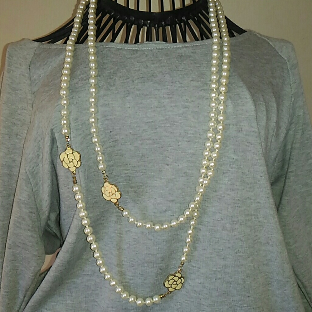 SALE Faux Pearl Necklace