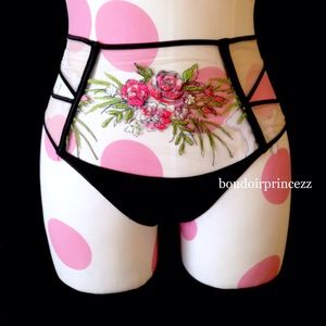 🌹 Victoria's Secret Designer Embroidered Rose 🌹 Victoria's Secret Designer Embroidered Rose