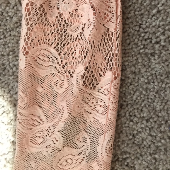 Lace, backless dress. Size large - Picture 3 of 3