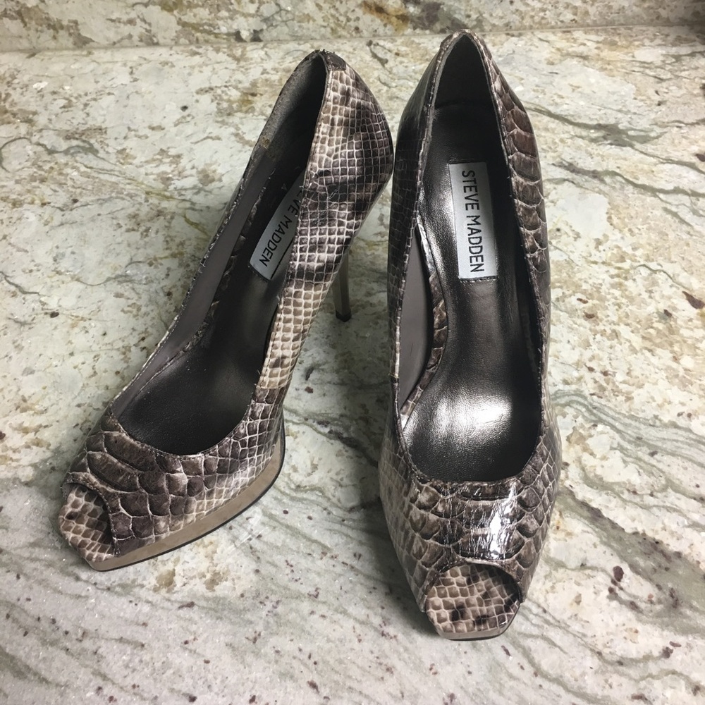 Steve Madden Snakeskin Taupe Peep Toe Pumps size 7 - Picture 2 of 8