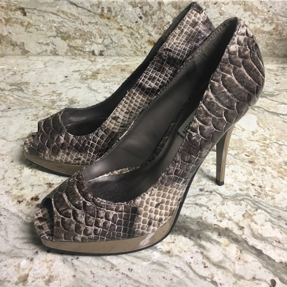 Steve Madden Snakeskin Taupe Peep Toe Pumps size 7 - Picture 5 of 8