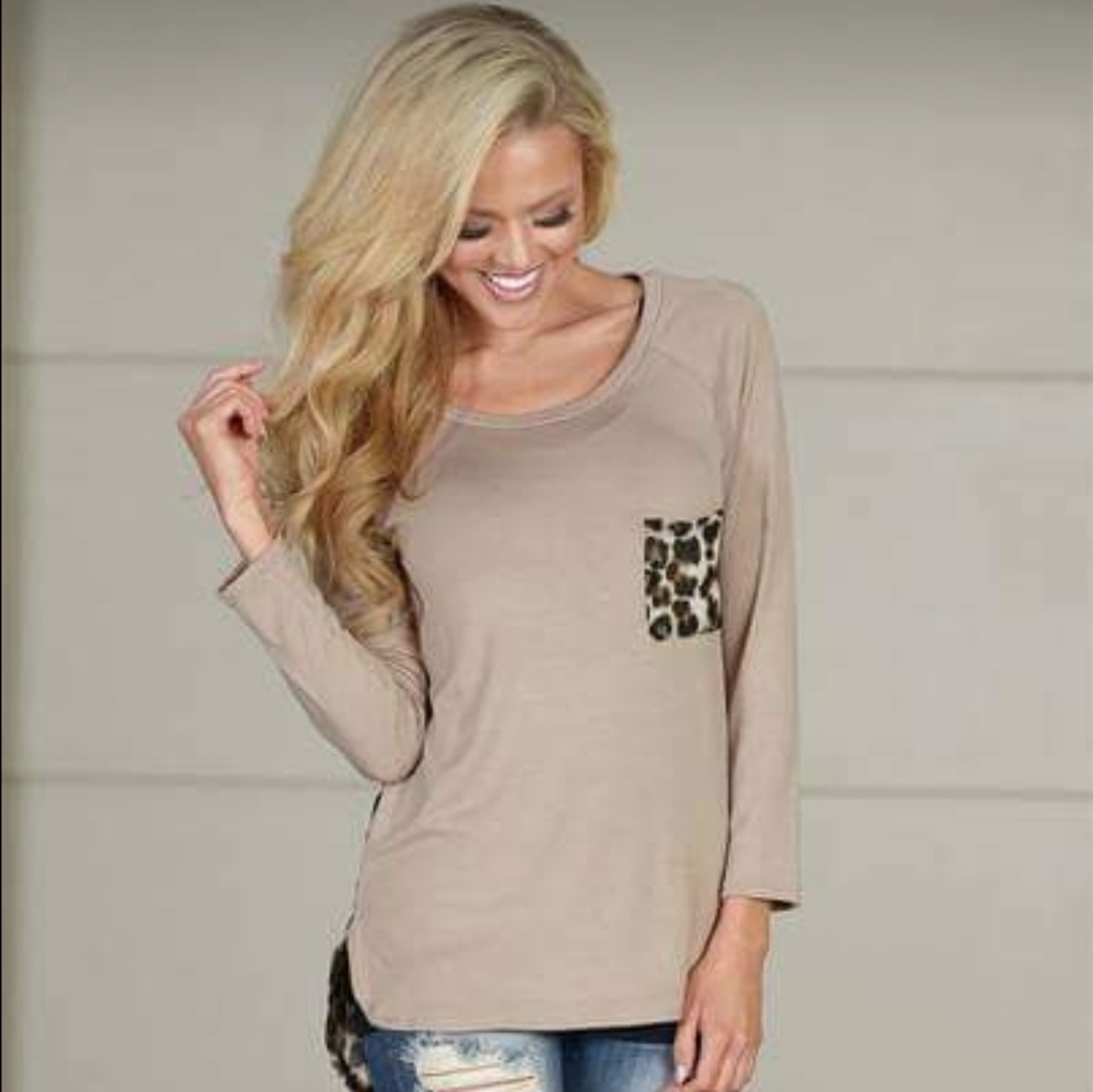 Boutique long sleeve leopard top