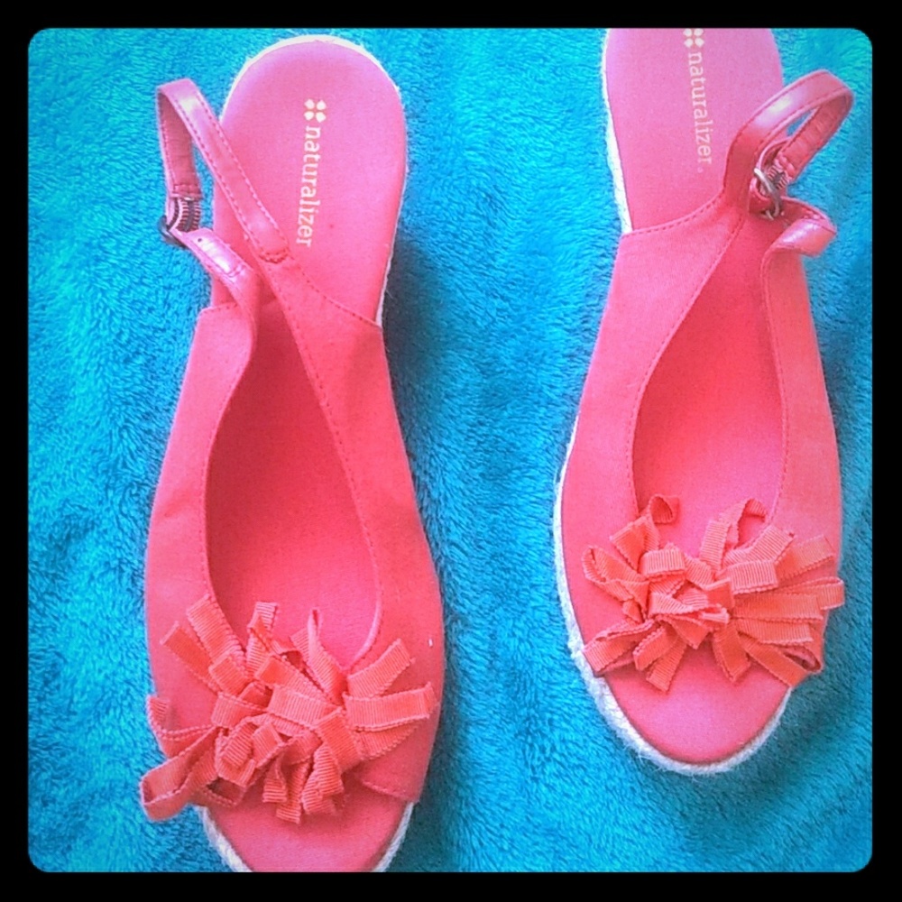 Size 10M wedge sandals - brand new