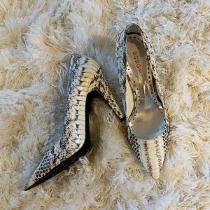 BCBG heels