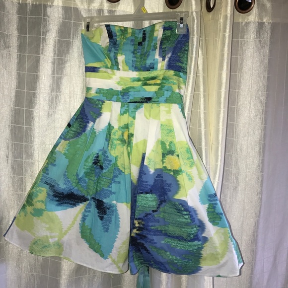 Dress - Picture 2 of 4