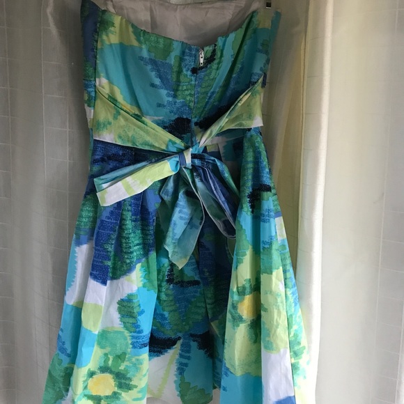 Dress - Picture 4 of 4