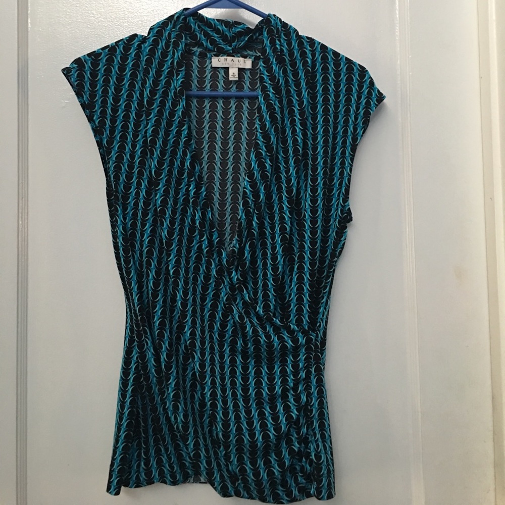 Patterned V-Neck Too