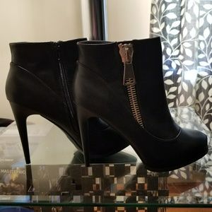 Heel boots