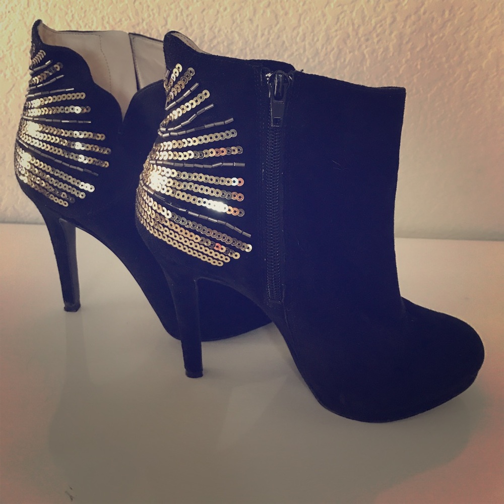 Nine West suede embellished booties