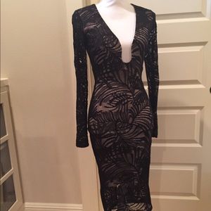 Bebe lace plunge evening wear