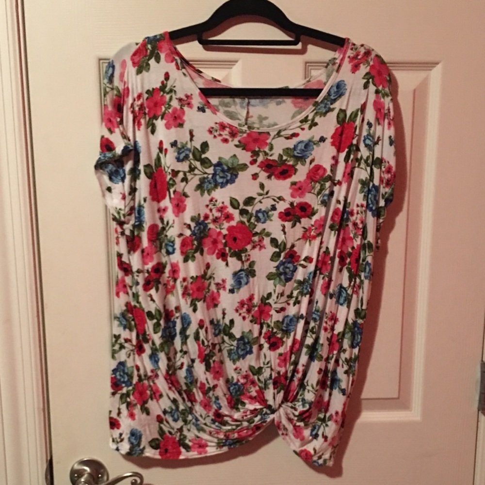 ‼️SOLD‼️ Boutique Top
