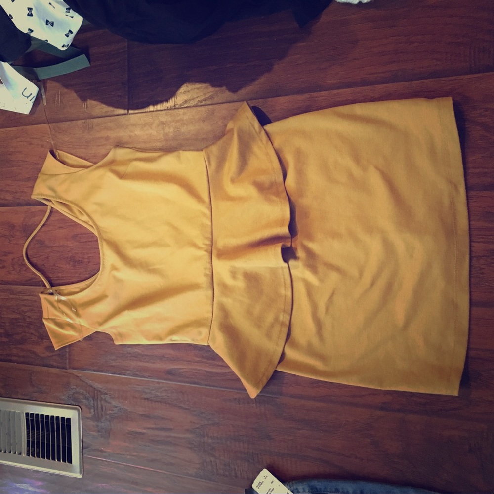 Mid short dress