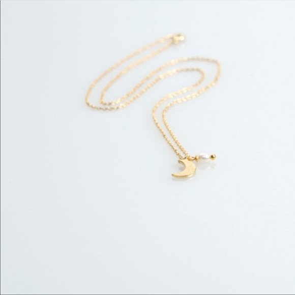Moon pearl dainty necklace NWOT - Picture 2 of 3