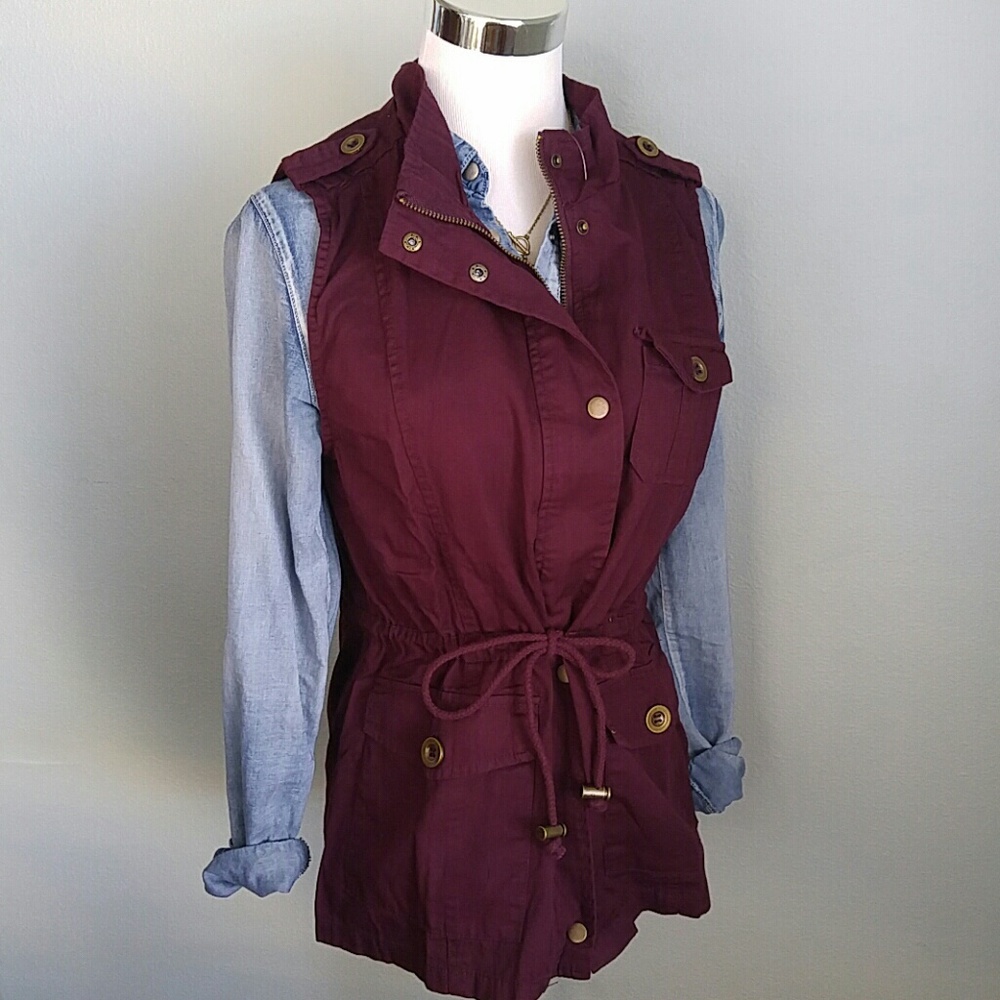 Small left, Burgundy utility vest - Picture 1 of 4