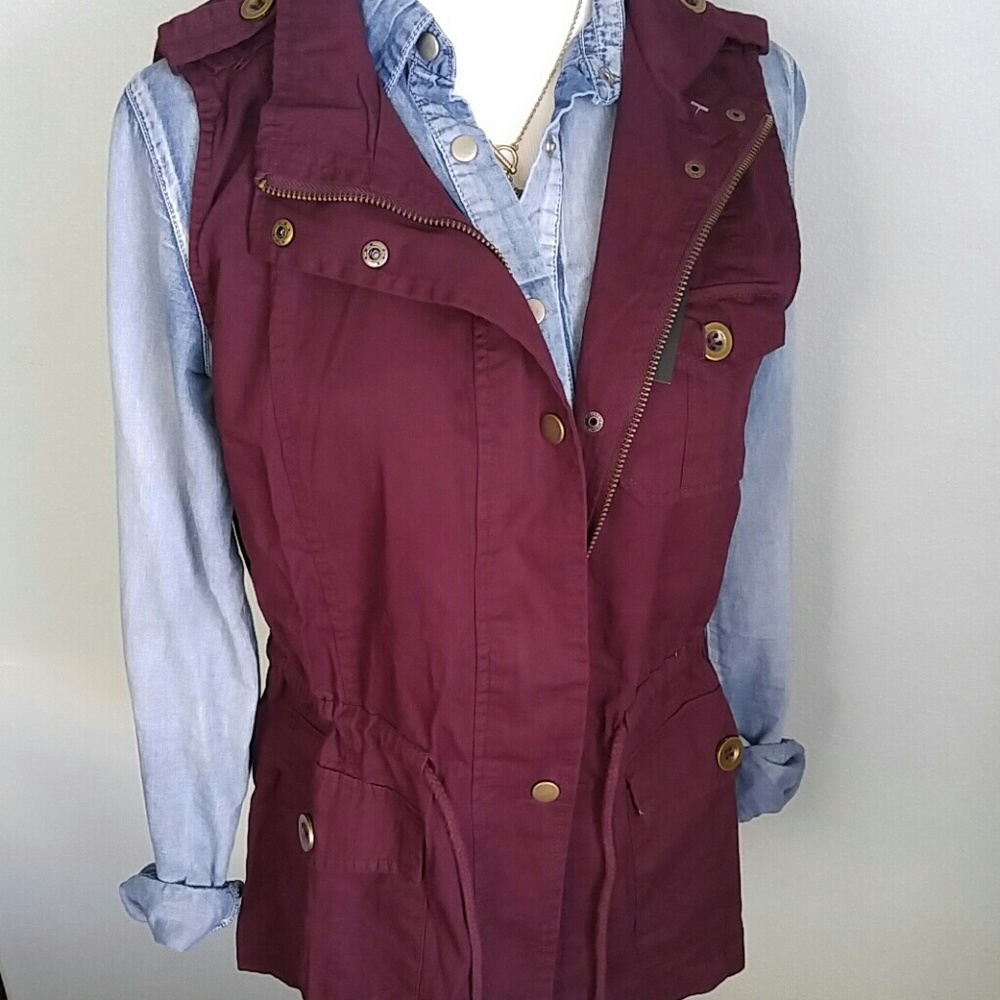 Small left, Burgundy utility vest - Picture 4 of 4
