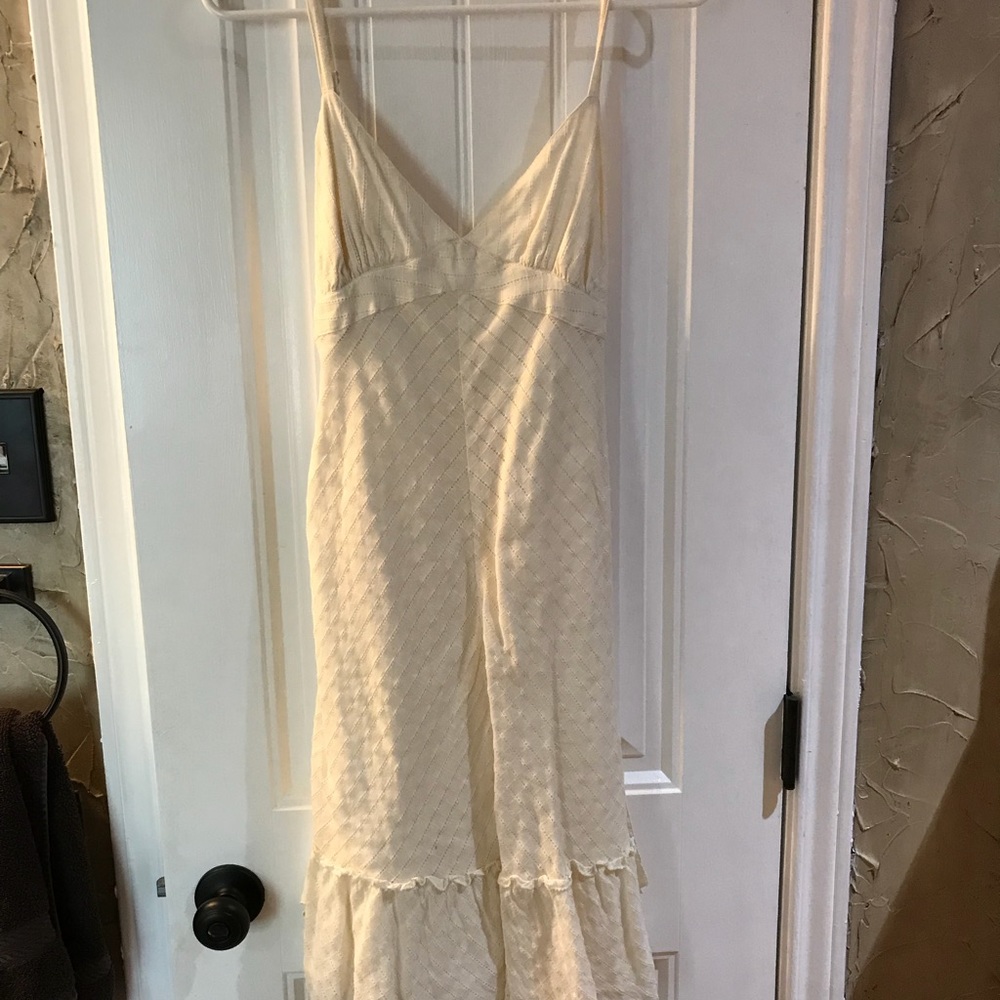 Off white sleeveless dress