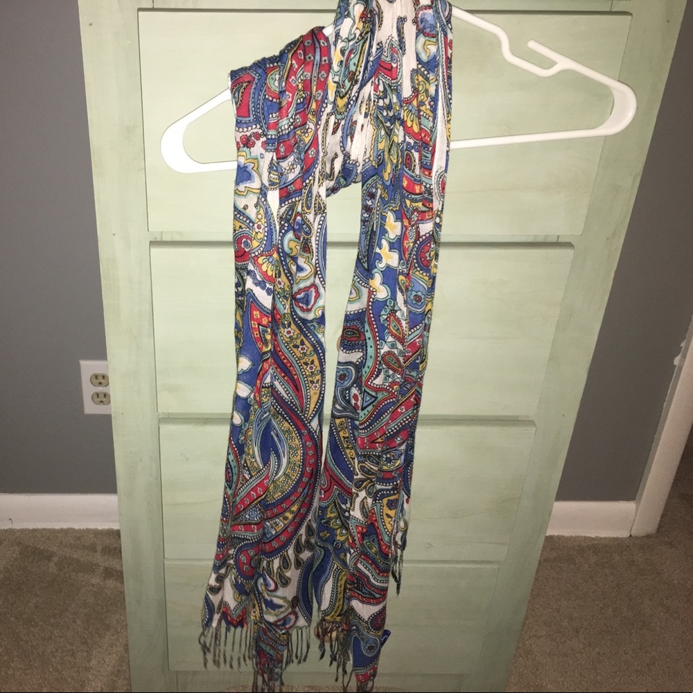 Women's Vera Bradley light weight scarf