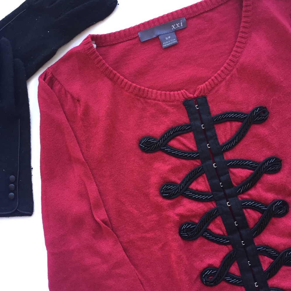 🆕 | 𝐅𝟐𝟏 | Wine Red Cardigan w Black Embroidery