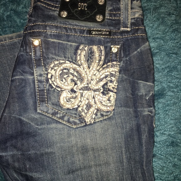 Like New Miss Me Bootcut Jeans - Picture 3 of 3