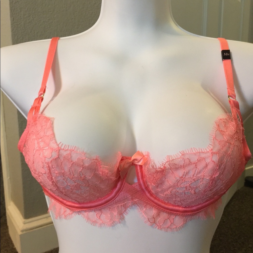 Brand new bra great for Christmas or birthdays!