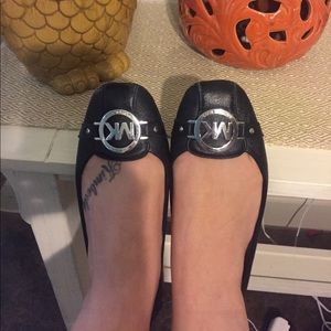 Black Michael Kors flats !
