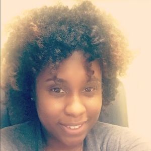 Meet your Posher, Kendra