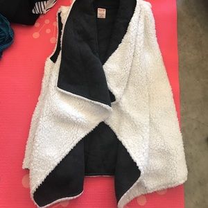 XS best! Sherpa on the outside and grey inside XS best! Sherpa on the outside and grey inside