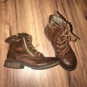 Falll boots size 13 toddler girls