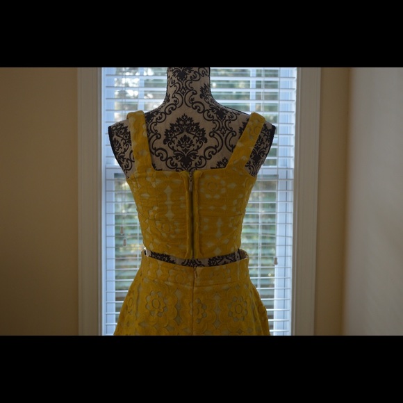 Women’s 2-piece skirt and tank - Picture 4 of 4