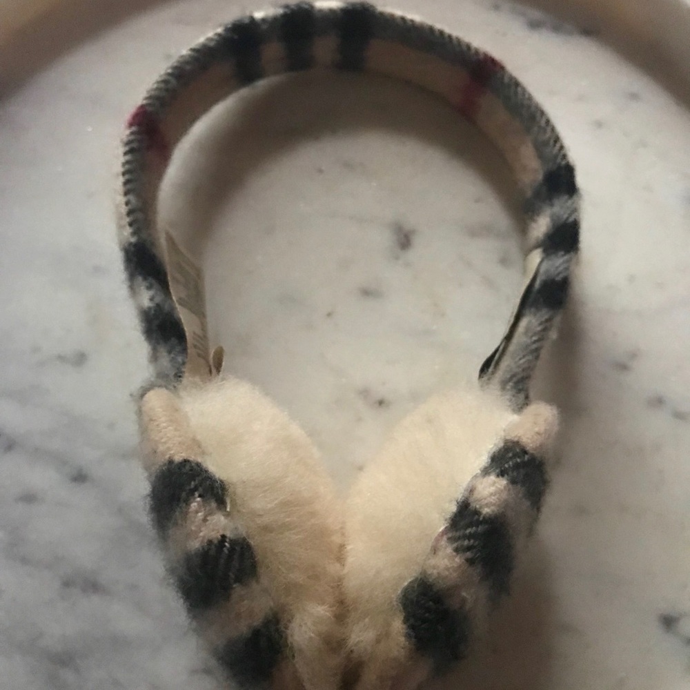 BURBERRY EARMUFFS 🇬🇧