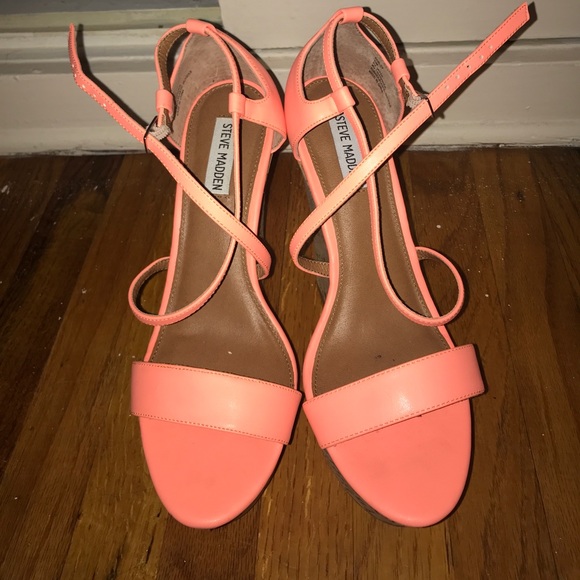Coral Steve Madden wedges - size 10 - Picture 2 of 3