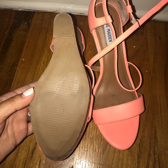Coral Steve Madden wedges - size 10 - Picture 3 of 3