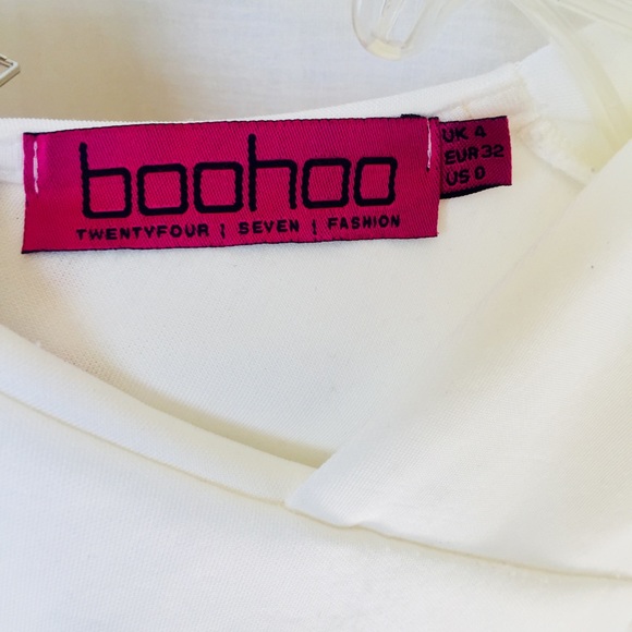 -SOLD- White romper with stomach cut out - Picture 4 of 5